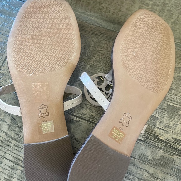 Brand new never worn Mini leather thong sandal dust bag included, size 9m. - Picture 2 of 5